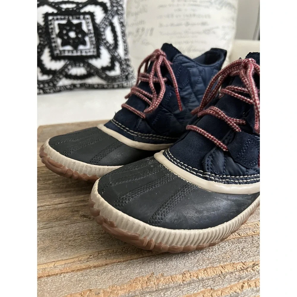 Sorel Out N About Plus Lace Duck Boots Womens 6.5 Navy Waterproof Snow Gorpcore